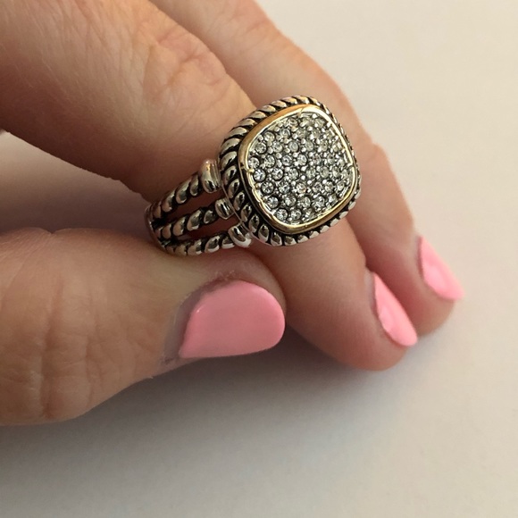 Costume Jewelry, Dinner Ring - Picture 1 of 2